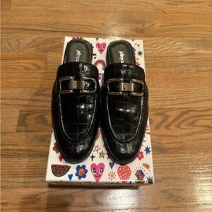 Brand new in box*Jeffrey Campbell Women’s Moment Black Croc-Embossed Mules